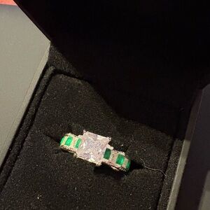 Elegant Silver and Green Ring